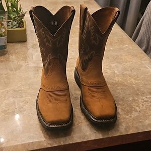 Brand new ariat work boots 8.5 D